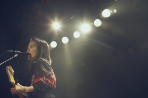 橋本絵莉子 1st Full Album 発売記念ライブ『日記を燃やして』のオフィシャルレポートが到着