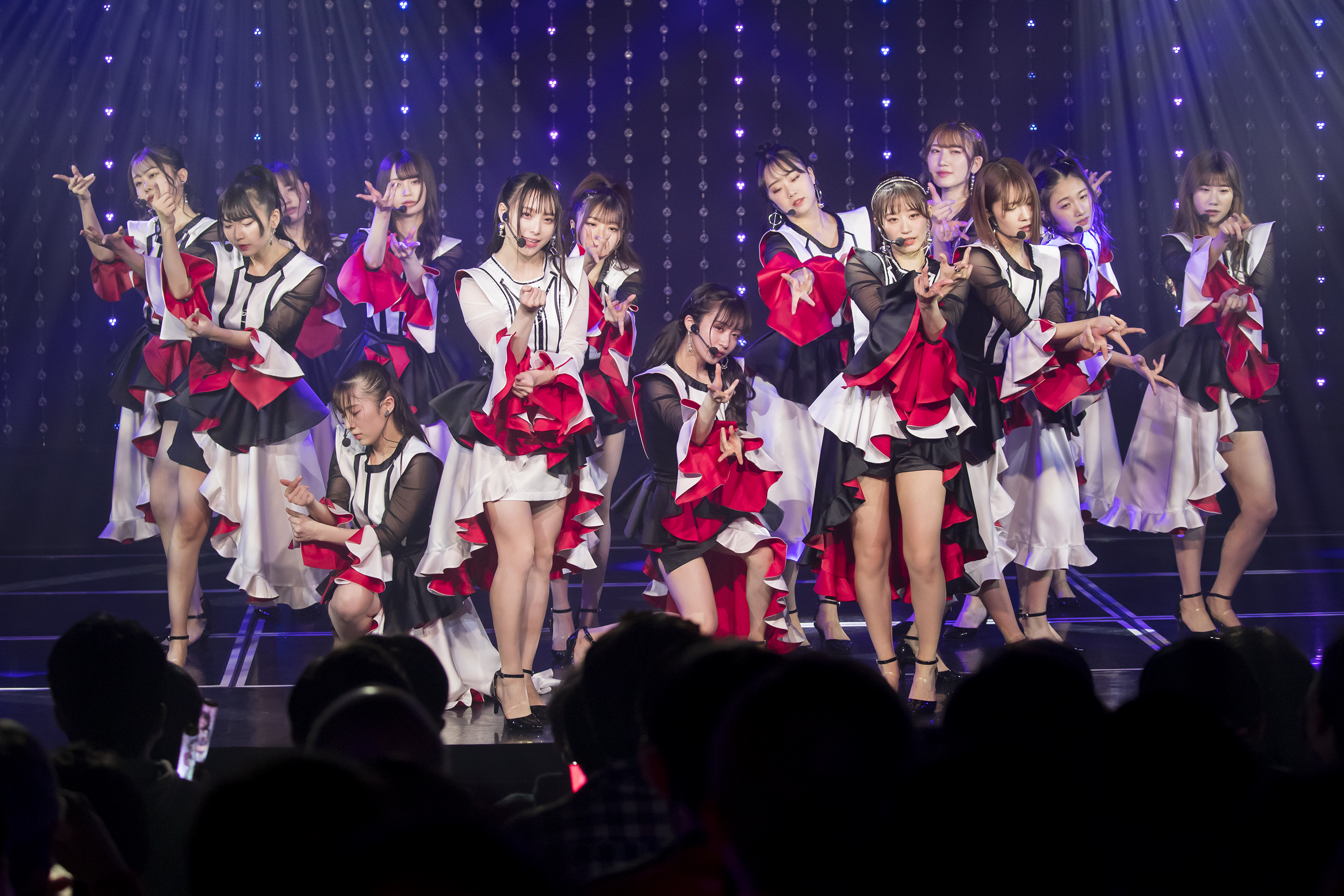 NMB48 TeamM新公演「恋は突然やってくる」で新曲「恋と愛のその間には」初披露！