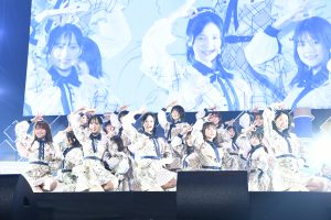 AKB48「世界がガン見する“GANMIダンス”」で話題の最新曲『元カレです』をライブ初披露！ 新冠番組＆新チーム体制のスタートでついにAKB48新章突入へ。指原莉乃ら卒業生もサプライズ登場！