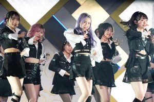 AKB48「世界がガン見する“GANMIダンス”」で話題の最新曲『元カレです』をライブ初披露！ 新冠番組＆新チーム体制のスタートでついにAKB48新章突入へ。指原莉乃ら卒業生もサプライズ登場！