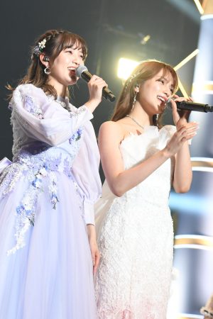 AKB48「世界がガン見する“GANMIダンス”」で話題の最新曲『元カレです』をライブ初披露！ 新冠番組＆新チーム体制のスタートでついにAKB48新章突入へ。指原莉乃ら卒業生もサプライズ登場！