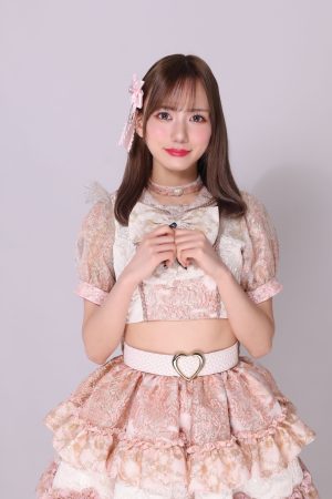 ギリシャ神話から生まれたガールズユニット「アルテミスの翼」新衣装のNEWアーティスト写真を公開！