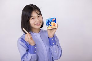 森七菜 「爽しようタイム」が待ちきれず“テクテク歩き”に！ 撮影現場を和ます笑顔に「可愛すぎる…！」と絶賛の嵐！