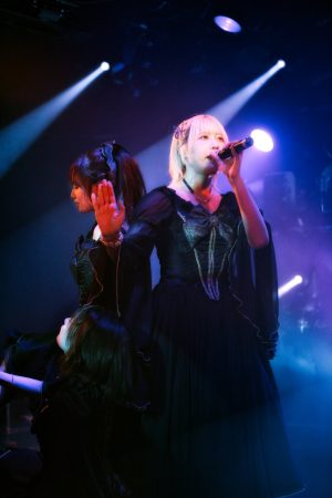 アップデートした新生CUBΣLIC、満員の観客たちを前にkawaii future popな姿を見せつけた!!!