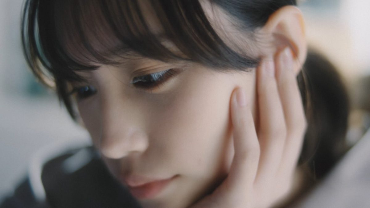 注目の女優 南沙良出演！ 全編にわたって南沙良の魅力が詰まった秦 基博 新曲「Trick me」 MVが公開！