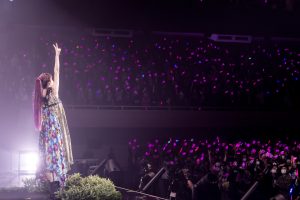 LiSA、7/15（金）公開映画「ミニオンズ フィーバー」吹き替えキャストに決定！ ソロデビュー日に開催された日本武道館公演にミニオンが駆け付けド派手に祝福！