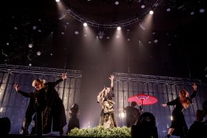 LiSA、7/15（金）公開映画「ミニオンズ フィーバー」吹き替えキャストに決定！ ソロデビュー日に開催された日本武道館公演にミニオンが駆け付けド派手に祝福！