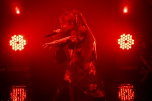 LiSA、7/15（金）公開映画「ミニオンズ フィーバー」吹き替えキャストに決定！ ソロデビュー日に開催された日本武道館公演にミニオンが駆け付けド派手に祝福！