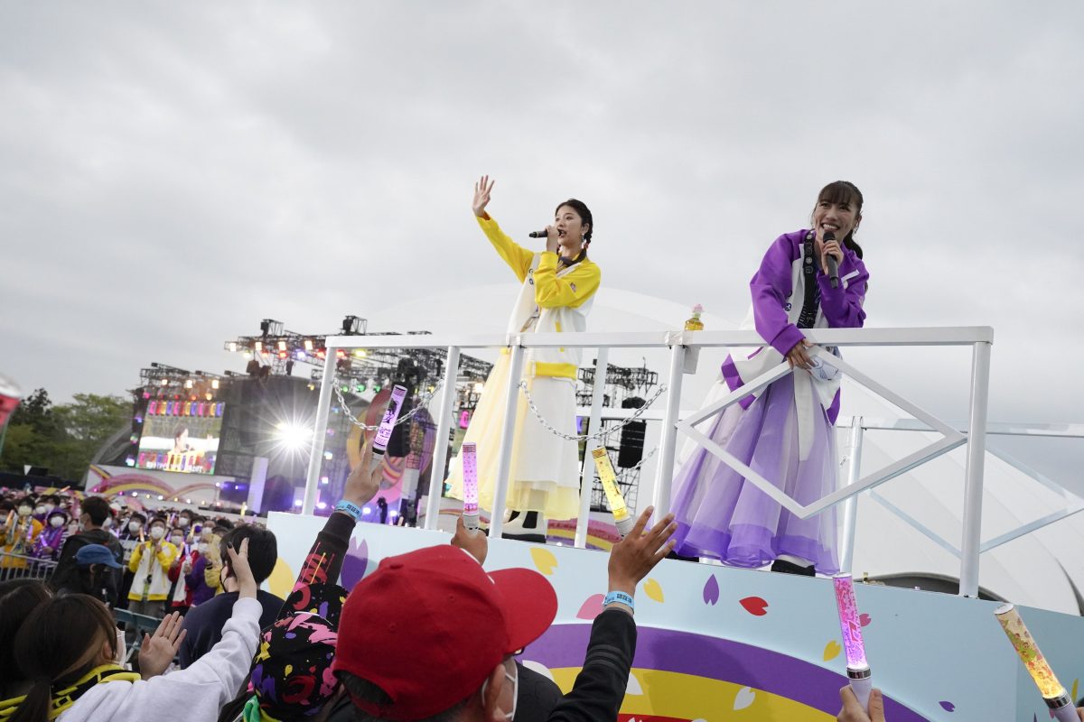 “春一”3年ぶりの開催、笑顔のバトンは福島県・J-VILLAGEへ! ももクロ【春の一大事2022 ~笑顔のチカラ つなげるオモイ in 楢葉・広野・浪江 三町合同大会~】2DAYS完走! 16 “春一”3年ぶりの開催、笑顔のバトンは福島県・J-VILLAGEへ! ももクロ【春の一大事2022 ~笑顔のチカラ つなげるオモイ in 楢葉・広野・浪江 三町合同大会~】2DAYS完走!