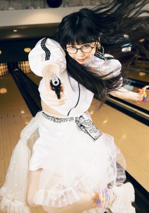 柏木由紀初プロデュースの“SPY”！ “カワイイ♥”とはこれです♥ 自身作詞の王道アイドルソング「あなたを狙い撃ち♡」MV、YouTubeプレミア公開♥