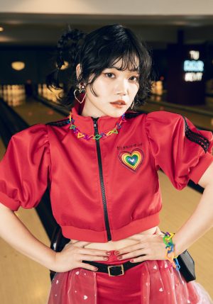 柏木由紀初プロデュースの“SPY”！ “カワイイ♥”とはこれです♥ 自身作詞の王道アイドルソング「あなたを狙い撃ち♡」MV、YouTubeプレミア公開♥