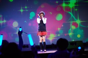 新入生候補生の佐藤順も、一部パフォーマンスに参加。「燃えこれ学園配信ライブ つうしんぼランキングユニットSP！2022年2月度〜3月度公演」の模様をレポート！