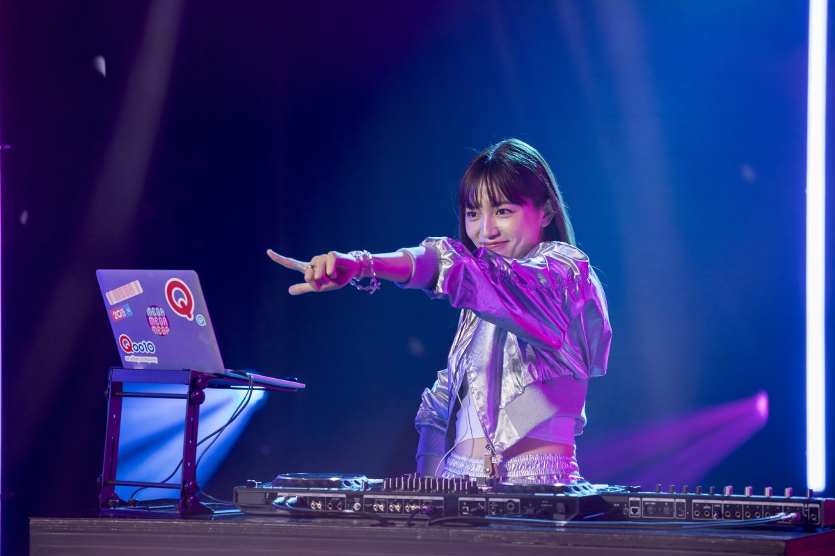 DJ HARUNA、ここに誕生？ 川口春奈が初のDJ役で“メガアツ”プレイ！