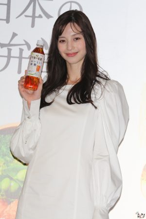 深田恭子・中条あやみ お弁当に合う『午後の紅茶おいしい無糖』のアンバサダーに！