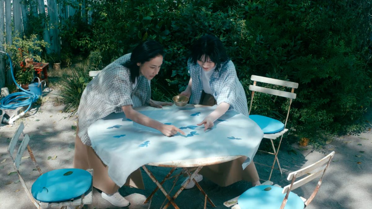 ポカリスエット新CMで荒井由実（松任谷由実）が手掛けた名曲「瞳を閉じて」を鈴木梨央がシリーズ初のソロ歌唱。吉田羊がコーラスに挑戦！