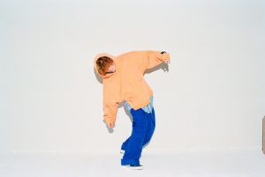 菅田将暉 本日配信リリースの日本テレビ『news zero』新テーマソング「惑う糸」MV公開！監督は楽曲の作詞作曲を務めたVaundyが担当！音楽アーティストデビュー5周年を記念して2022年10月からのツアー情報含む５つの企画発表！