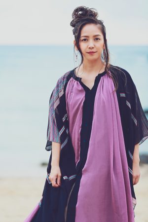 元ちとせ デビュー20周年！ アルバム先行配信シングル第3弾 折坂悠太書き下ろしの新曲「暁の鐘」本日リリース！ VIDEOTAPEMUSICによるMVには折坂悠太も特別出演！