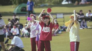 約100名の子どもたちとももクロが走る！ ももクロ×フマキラー『走れ！-PLAY ACTIVE！2022 ver.-』のミュージックビデオ公開！