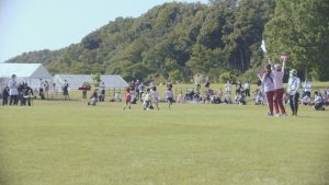 約100名の子どもたちとももクロが走る！ ももクロ×フマキラー『走れ！-PLAY ACTIVE！2022 ver.-』のミュージックビデオ公開！