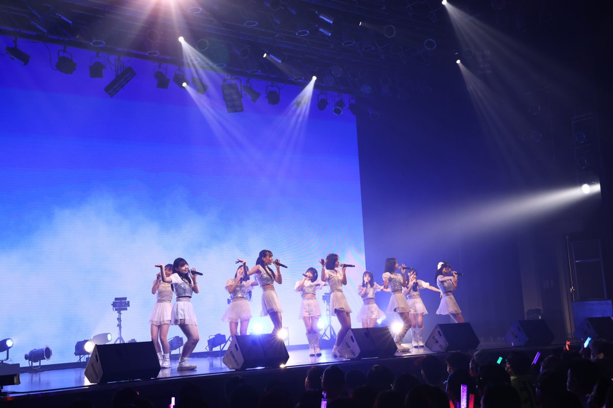 ハロプロのアイドルグループ “OCHA NORMA”がついにメジャーデビュー！ リーダーの斉藤円香は“全力で突っ走っていく”と宣言！
