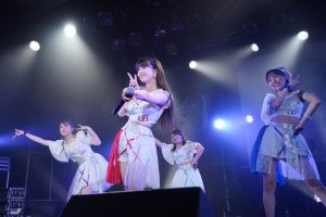 アップアップガールズ（仮）とアップアップガールズ（２）が2マンライブ！ 底力をたっぷりと感じられる楽しく熱いライブ