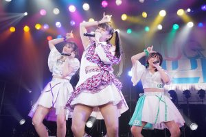 アップアップガールズ（仮）とアップアップガールズ（２）が2マンライブ！ 底力をたっぷりと感じられる楽しく熱いライブ