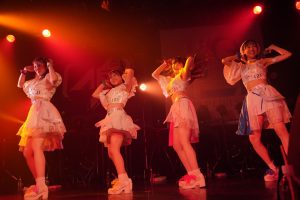 アップアップガールズ（仮）とアップアップガールズ（２）が2マンライブ！ 底力をたっぷりと感じられる楽しく熱いライブ