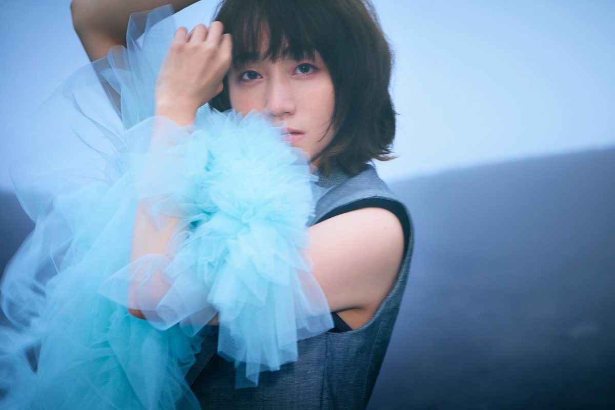 矢井田 瞳、12thアルバム「オールライト」世界観を「静」と「動」で表現したジャケット写真を公開!全収録曲を発表! 1 矢井田 瞳、12thアルバム「オールライト」世界観を「静」と「動」で表現したジャケット写真を公開!全収録曲を発表!