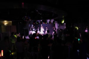 百海咲希(コンビニ推進アイドル(仮))、生誕祭でおパンツを披露?!「桃太郎」風の電子紙芝居から、漫才まで、いろんな桃色の顔を百海咲希が見せてくれた。