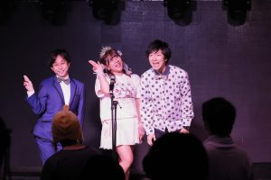 百海咲希(コンビニ推進アイドル(仮))、生誕祭でおパンツを披露?!「桃太郎」風の電子紙芝居から、漫才まで、いろんな桃色の顔を百海咲希が見せてくれた。