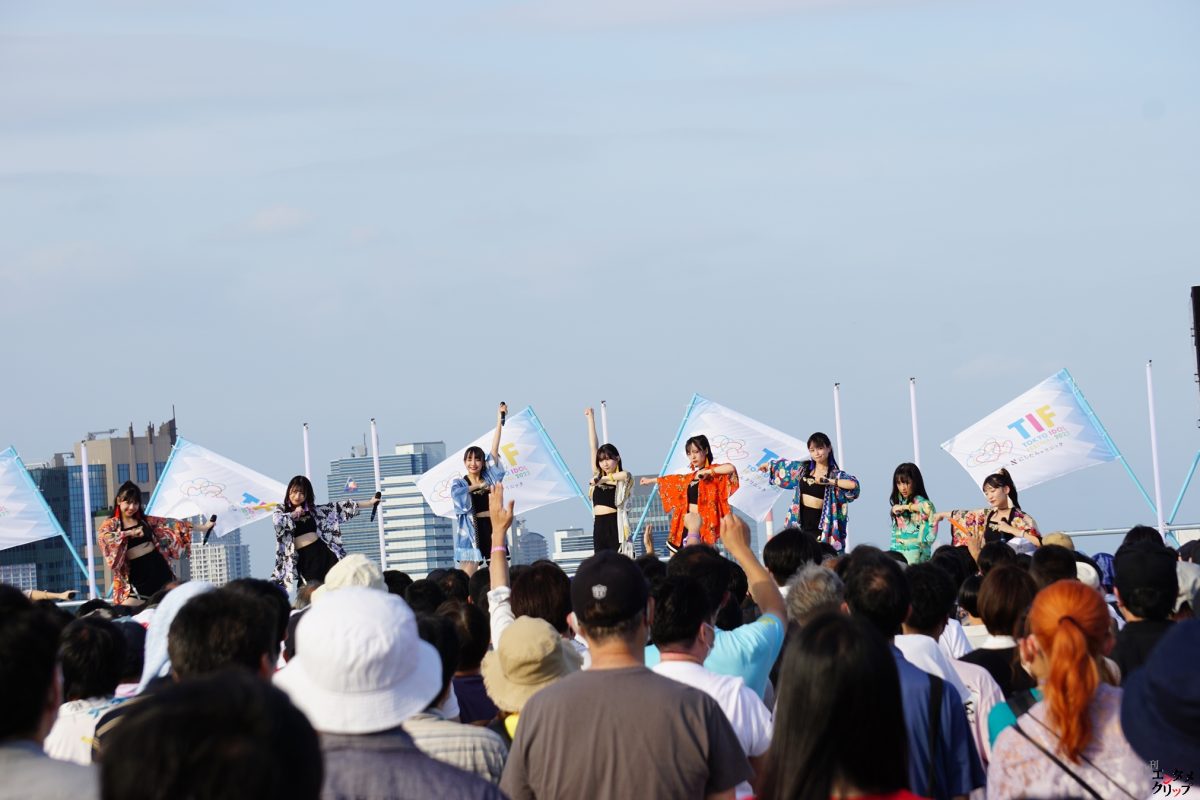 OCHA NORMAが「TOKYO IDOL FESTIVAL」に初登場！ 青空が広がる絶景の“SKY STAGE”で「お祭りデビューだぜ!」をパフォーマンス！