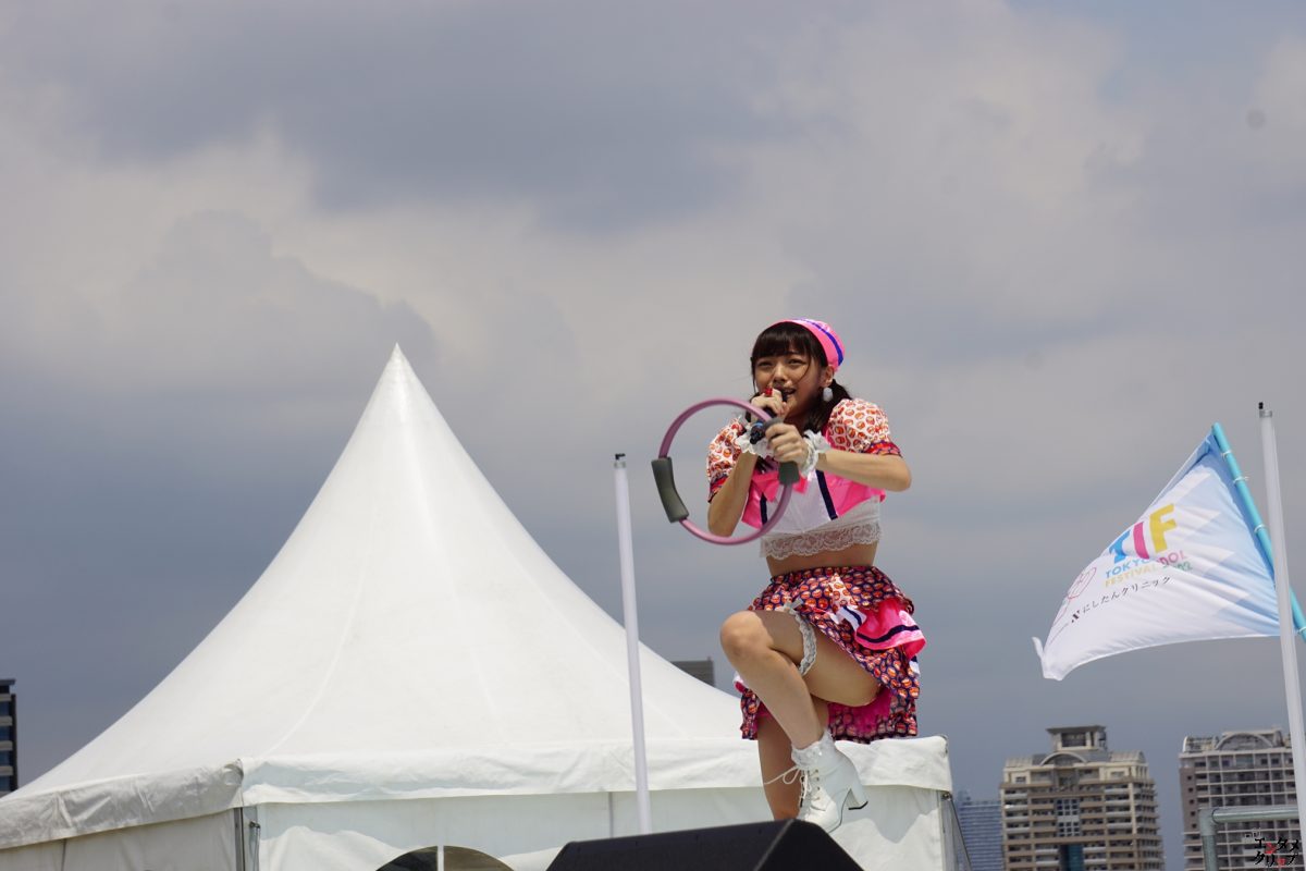 クリエイティブうたのおねえさん 松山あおいがTOKYO IDOL FESTIVALに初登場！ 夢が叶い思わず涙！ マイクを調教してしまうハプニングも！