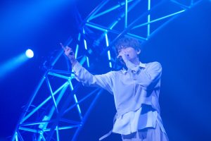 Lead「俺達がみんなの導標(みちしるべ)になれる様に！」20周年記念日にファンに誓った、次の10年への飛躍