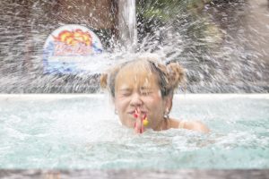 名古屋最大級の温浴施設キャナルリゾートに“ほぼプール”の「泳げる水風呂」が爆誕！ 名古屋で人気急上昇中のアイドルグループ・プリンセス物語が初めてのサウナ＆水風呂を体験でサウナにドはまり！