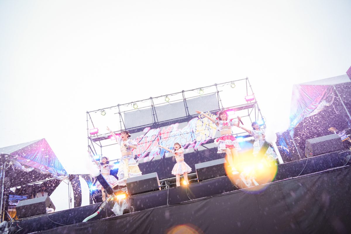 お祭り系アイドル『FES☆TIVE』、赤レンガ倉庫広場にて野外ワンマンライブを開催、狂騒空間に「アイドル界一、楽しいライブを作りましょう」 4 お祭り系アイドル『FES☆TIVE』、赤レンガ倉庫広場にて野外ワンマンライブを開催、狂騒空間に「アイドル界一、楽しいライブを作りましょう」