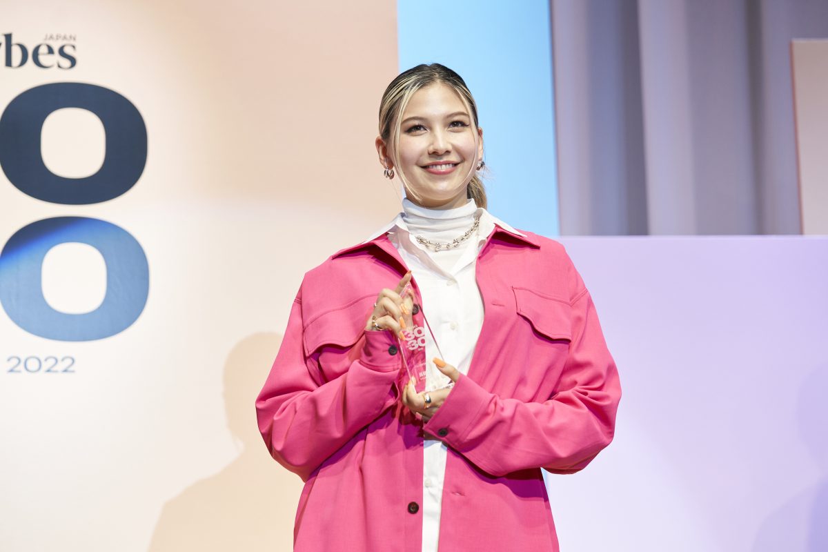 長谷川ミラが「Forbes JAPAN 30 UNDER 30 2022」を受賞！！ 英留学時の「恥ずかしさが人生を変えた」現在の活躍の原動力を明かす