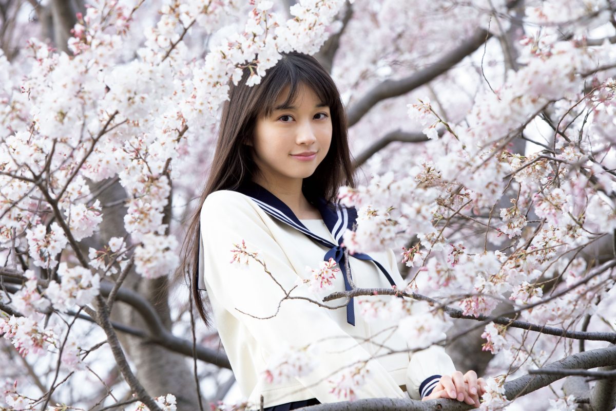 モーニング娘。'22 牧野真莉愛 メモリアルな写真集が8月31日に発売！“ファンの方のおかげ”と感謝！ 道重さゆみとのコラボグラビアも実現！
