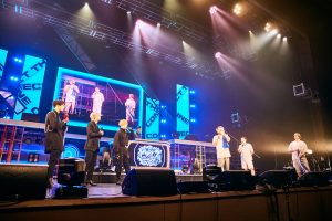 ヒプマイ 初のディビジョン別ライブ開幕！ 青い炎に包まれたヨコハマ・ディビジョン公演 初日レポートが到着！