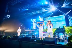 ヒプマイ 初のディビジョン別ライブ開幕！ 青い炎に包まれたヨコハマ・ディビジョン公演 初日レポートが到着！