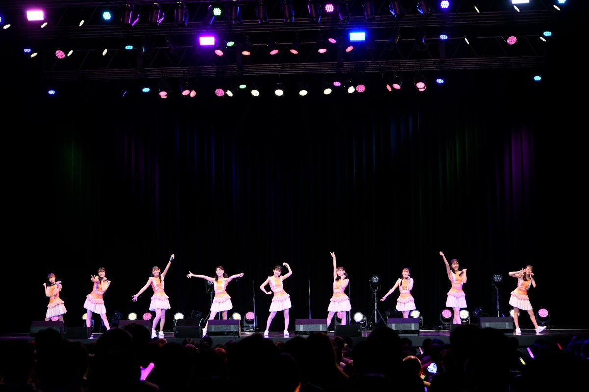 ハロプロ研修生 8月加入の下井谷幸穂と上村麗菜が初ステージ！ モーニング娘。の“いつもとおんなじ制服で”を堂々としたパフォーマンスで披露！