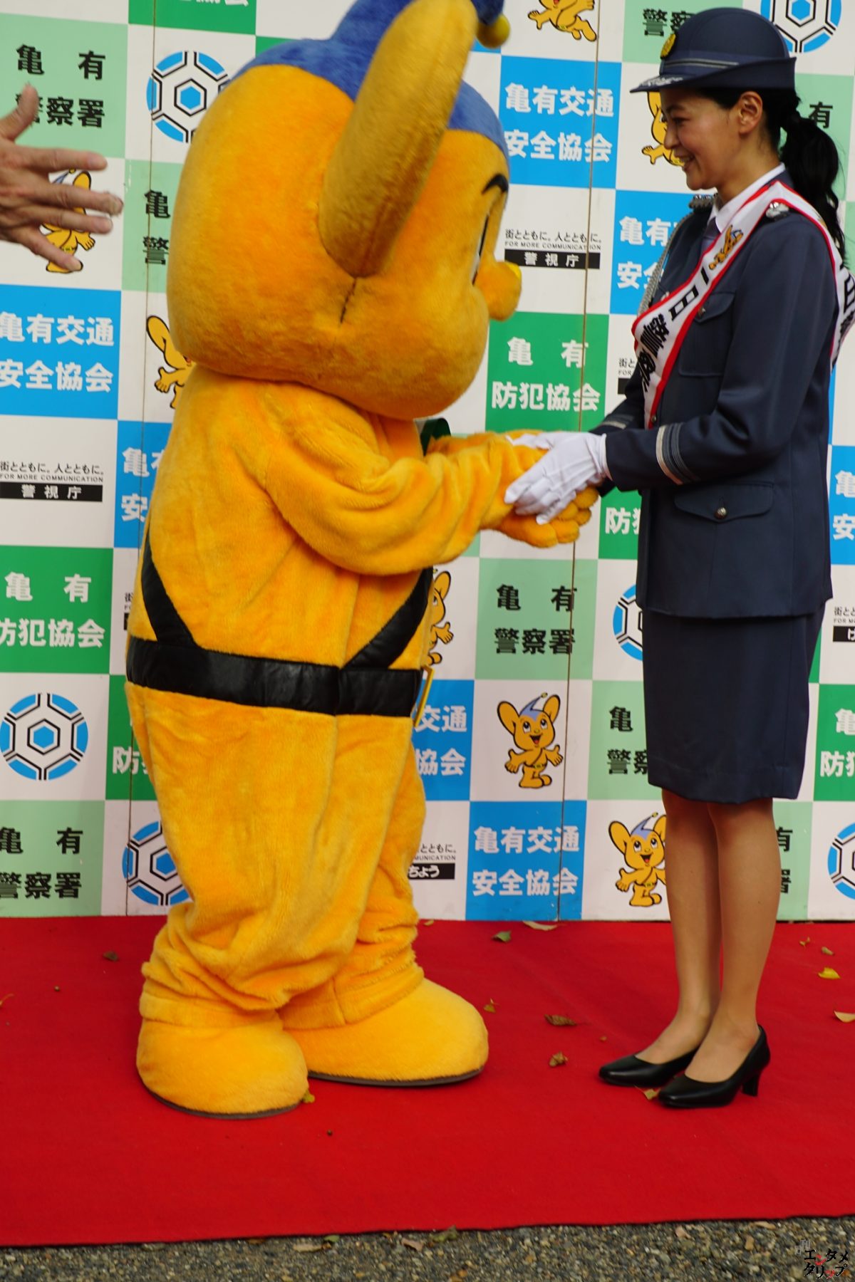 黒谷友香 亀有警察署の一日警察署長に!「男はつらいよ」の演奏にも感動! 柴又帝釈天を交通安全パレード! 16 黒谷友香 亀有警察署の一日警察署長に!「男はつらいよ」の演奏にも感動! 柴又帝釈天を交通安全パレード!
