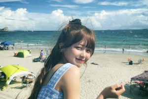 【透き通る可愛さ、国宝級】夏の思い出写真を投じたKirariのSNSへ「エモすぎる」と反響続々
