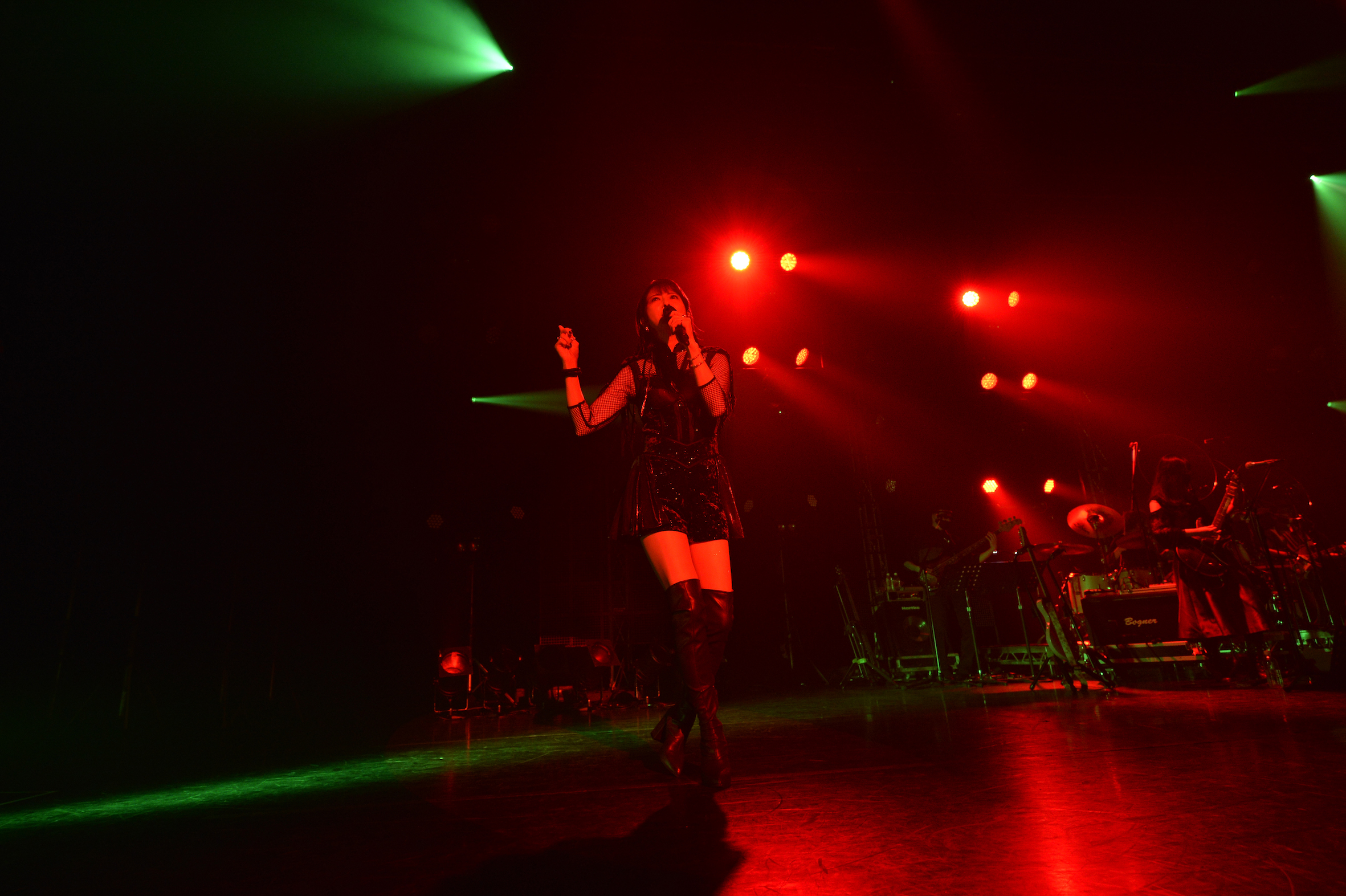 森高千里 35th Anniversaryライブで“今もステージに立ってられてるのはみなさんの応援のおかげ”とファンに感謝! 4 森高千里 35th Anniversaryライブで“今もステージに立ってられてるのはみなさんの応援のおかげ”とファンに感謝!