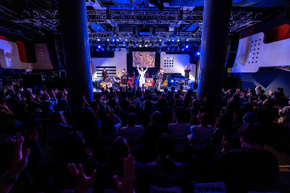 「安田レイの部屋へようこそ!」アットホームなアコースティックライブ開催!来年3月にはツアーも 10 「安田レイの部屋へようこそ!」アットホームなアコースティックライブ開催!来年3月にはツアーも