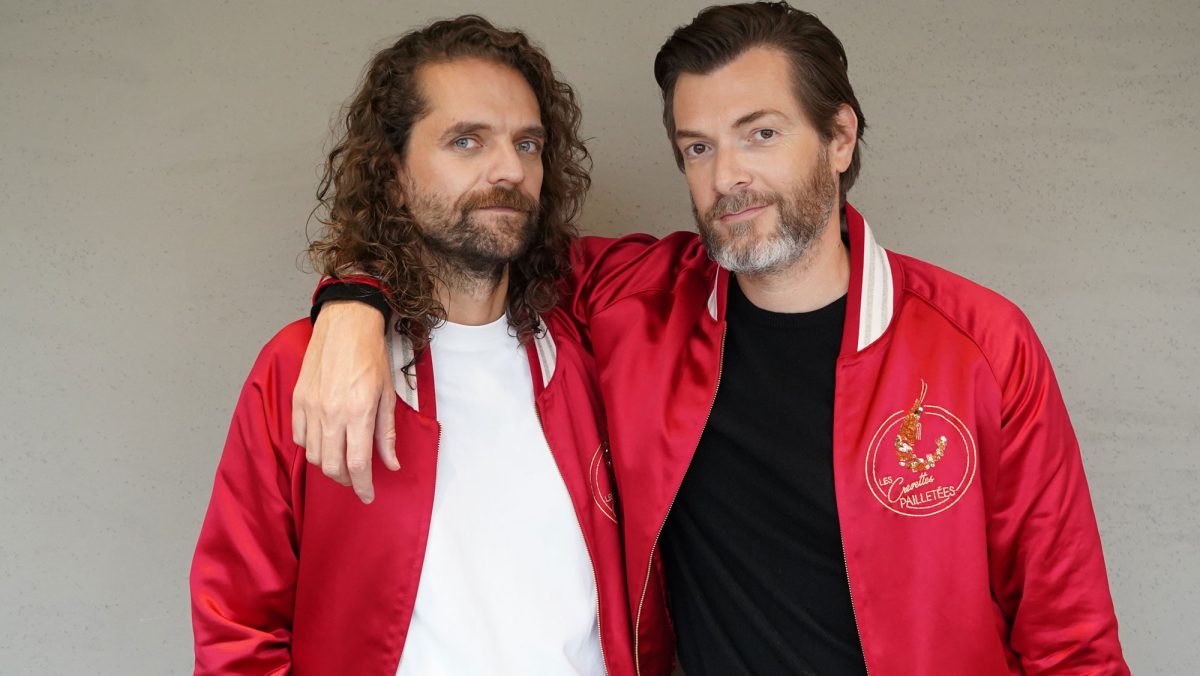 ビッケブランカ、映画『シャイニー・シュリンプス！世界に羽ばたけ』監督との3ショットインタビュー公開！「最後に自分の曲がかかるのはすごく光栄」