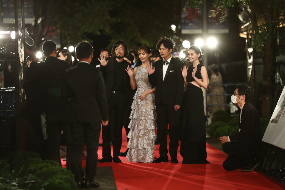 第35回東京国際映画祭 3年ぶりに屋外でレッドカーペット！ フェスティバル・アンバサダー 橋本愛は“生活感を感じる映画がとても好き”と映画愛を語る！ 大泉洋・山田杏奈・柳楽優弥・寺島しのぶ・鈴木亮平・森山未來・眞栄田郷敦・飯豊まりえ・戸田恵梨香・稲垣吾郎・二宮和也も登場！