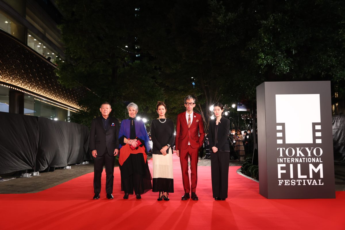 第35回東京国際映画祭 3年ぶりに屋外でレッドカーペット！ フェスティバル・アンバサダー 橋本愛は“生活感を感じる映画がとても好き”と映画愛を語る！ 大泉洋・山田杏奈・柳楽優弥・寺島しのぶ・鈴木亮平・森山未來・眞栄田郷敦・飯豊まりえ・戸田恵梨香・稲垣吾郎・二宮和也も登場！