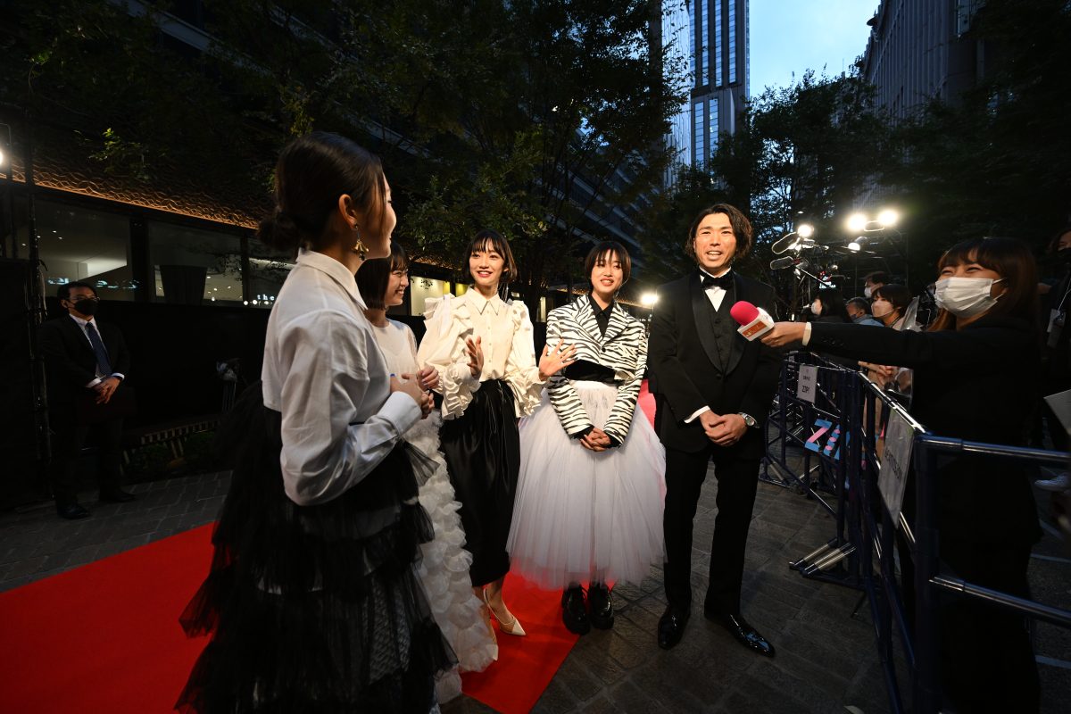 第35回東京国際映画祭 3年ぶりに屋外でレッドカーペット！ フェスティバル・アンバサダー 橋本愛は“生活感を感じる映画がとても好き”と映画愛を語る！ 大泉洋・山田杏奈・柳楽優弥・寺島しのぶ・鈴木亮平・森山未來・眞栄田郷敦・飯豊まりえ・戸田恵梨香・稲垣吾郎・二宮和也も登場！