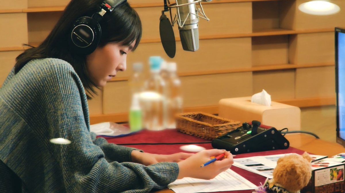新垣結衣 メルティーキッス「誕生物語」のナレーションに出演！“メルティーキッスが並びだすと、冬が来たなぁと“「雪のようなくちどけ」の開発秘話を大公開！ －5℃のくちどけ誕生秘話に“偶然が生み出した個性がすごく素敵”