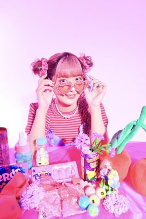 まるで絵の中のカフェ！？2D空間のカフェ「ano ano」が原宿竹下通りにオープン！ 原宿系大人気クリエーター・しなこが、オープン日に特別来店！YouTubeチャンネルグループ“めるぷち”のみなつは、店頭イベントを実施予定！
